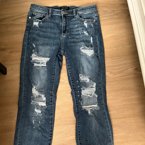 Judy Blue Distressed Medium Blue Boyfriend Fit Jeans 11/30 - Picture 1 of 7